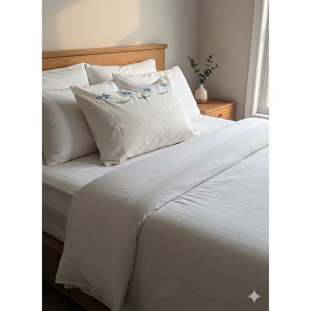 Vintage‎ Hand Embroidered Floral White Cotton Cottagecore Bedding Pillowcase